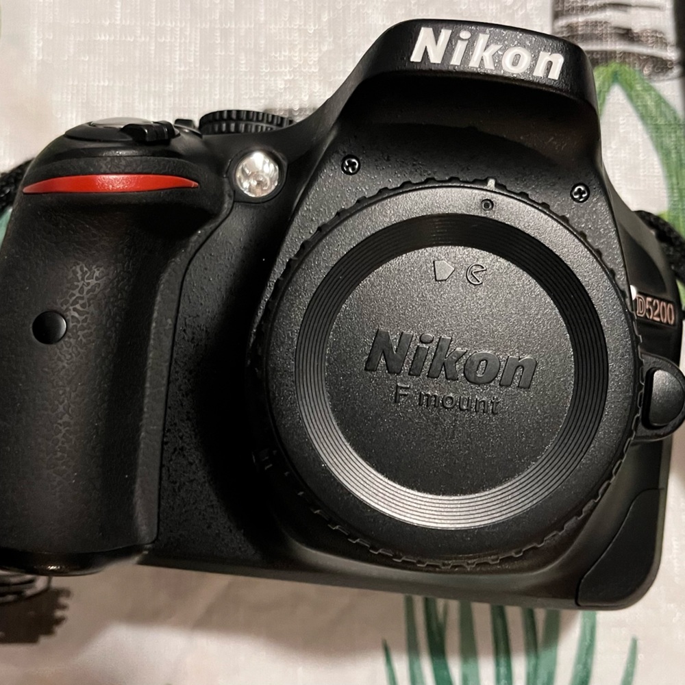 Nikon D5200 DSLR CAMERA CHEAP KIT - Picture 3 of 12